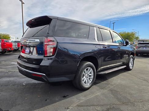 Used 2024 Chevrolet Suburban LT image 6