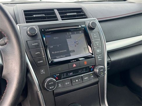 Used 2016 Toyota Camry XSE image 22