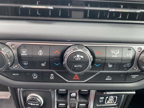 New 2026 Jeep Gladiator Sport AWD/4WD image 10