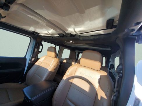 Used 2023 Jeep Wrangler Sahara image 19