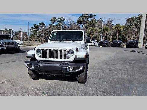 New 2026 Jeep Wrangler Sahara image 39