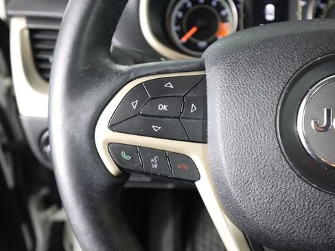 Used 2014 Jeep Cherokee Latitude w/ Cold Weather Group AWD/4WD image 37