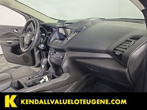 Used 2017 Ford Escape SE w/ Equipment Group 201A AWD/4WD image 19