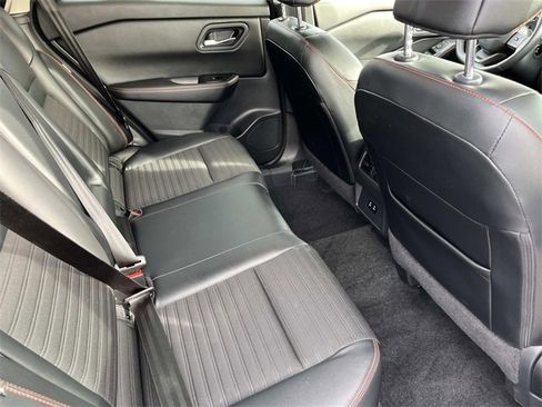 Used 2025 Nissan Rogue SV image 20