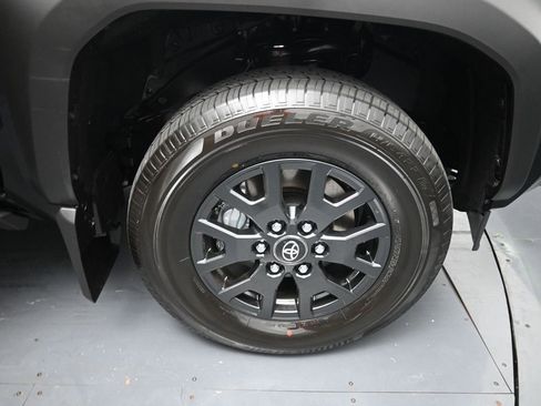 Used 2025 Toyota Tacoma TRD Sport RWD image 5