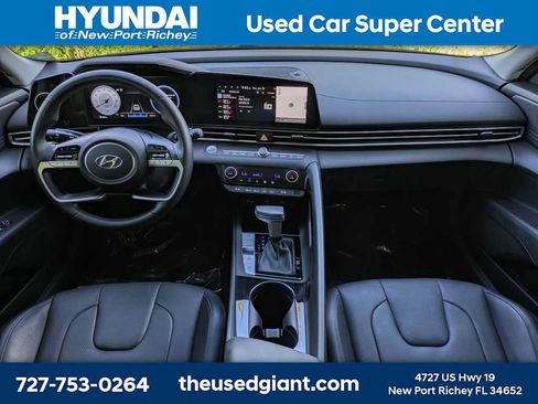 Certified 2022 Hyundai Elantra Limited FWD image 15