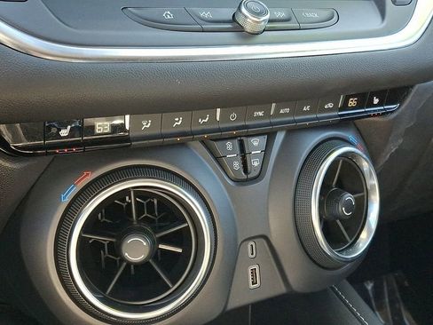 Certified 2025 Chevrolet Blazer LT FWD image 14
