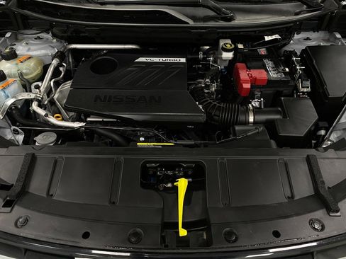 Used 2025 Nissan Rogue SV image 12