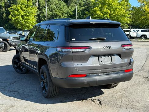 New 2025 Jeep Grand Cherokee L Laredo image 5