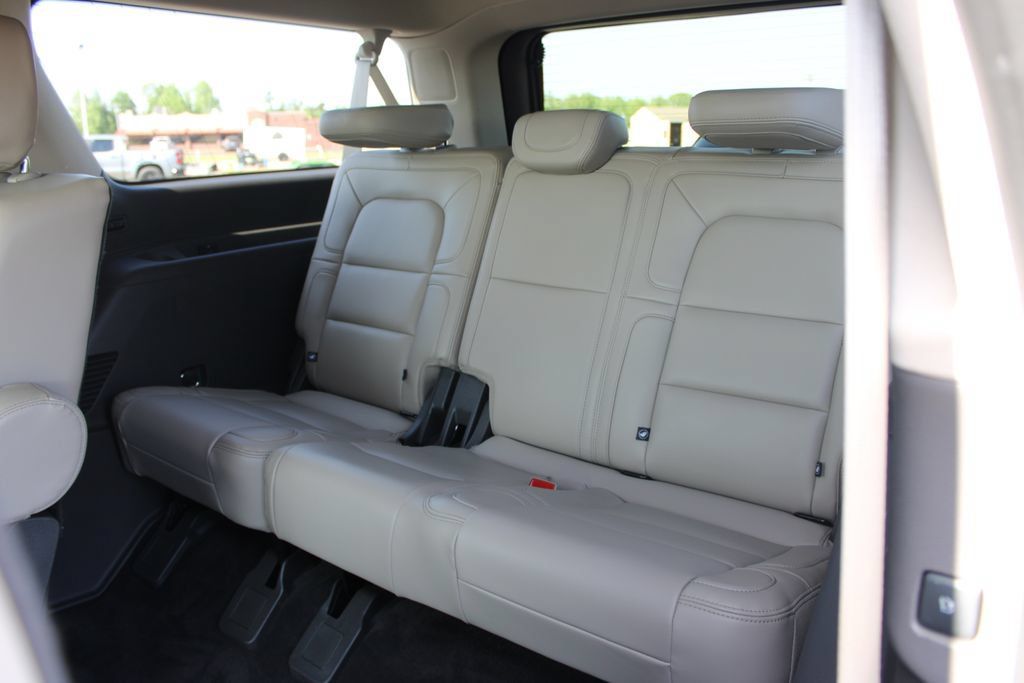 Used 2024 Lincoln Navigator L Reserve AWD/4WD image 28
