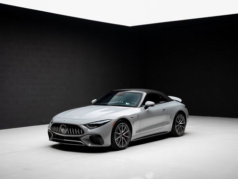 Used 2023 Mercedes-Benz SL 55 AMG 4MATIC image 4