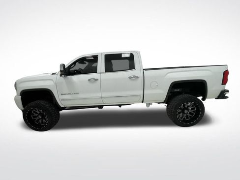 Used 2015 GMC Sierra 2500 Denali w/ Duramax Plus Package image 10