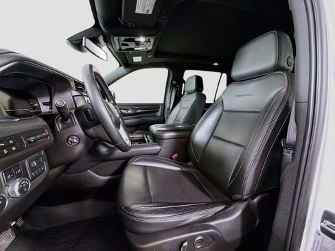 Used 2023 GMC Yukon Denali w/ Max Trailering Package AWD/4WD image 12