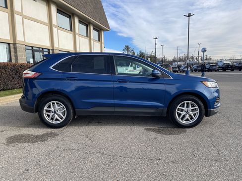Used 2021 Ford Edge SEL w/ Convenience Package image 2