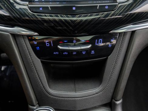 Used 2020 Cadillac XT6 Premium Luxury image 22