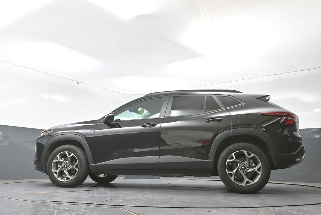 Used 2025 Chevrolet Trax LT FWD image 55
