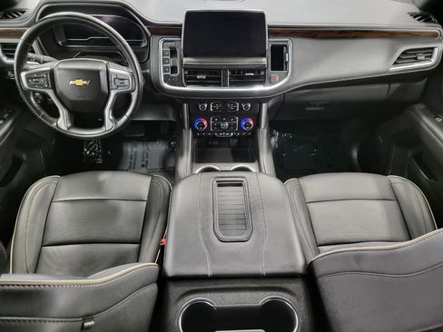 Used 2024 Chevrolet Suburban Premier AWD/4WD image 7