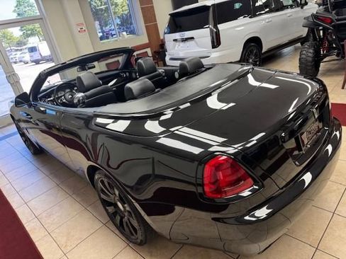 Used 2018 Rolls-Royce Dawn image 23