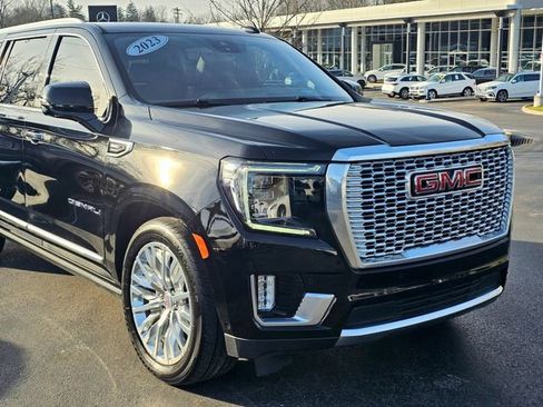 Used 2023 GMC Yukon XL Denali w/ Denali Reserve Package image 2
