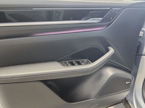 New 2026 Porsche Macan 4 Electric image 13