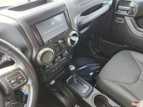 Used 2016 Jeep Wrangler Sport AWD/4WD image 25