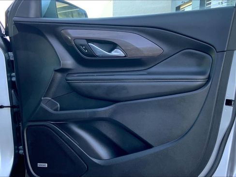 Used 2024 GMC Terrain Denali w/ Denali Premium Package image 19