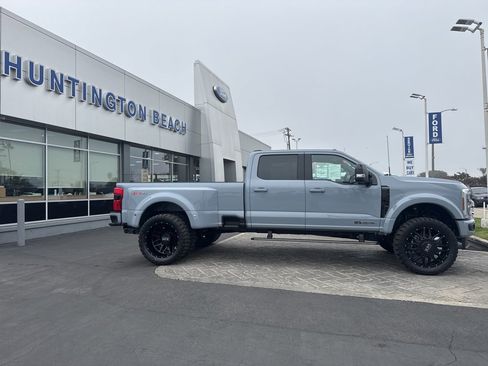 Used 2026 Ford F450 Platinum w/ FX4 Off-Road Package image 3