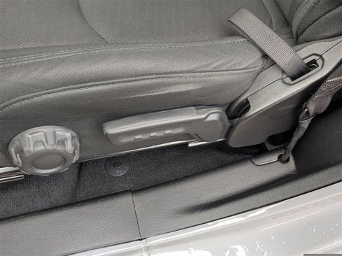 Used 2022 Jeep Wrangler Sport image 21