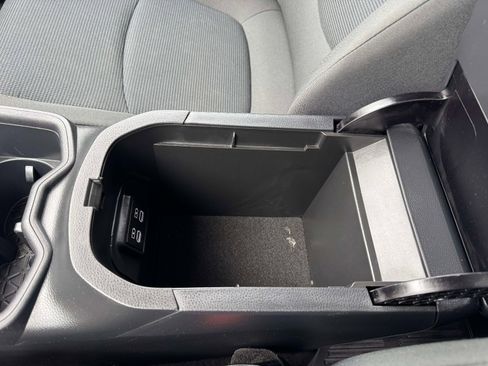 Used 2024 Toyota RAV4 LE image 40