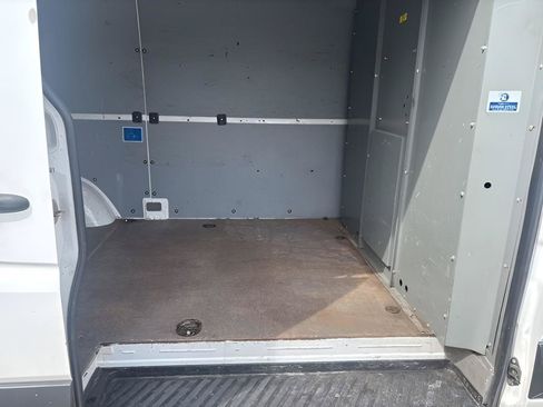 Used 2014 Freightliner Sprinter 2500 RWD image 9