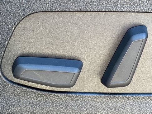 New 2025 Kia Carnival SX Prestige FWD image 33
