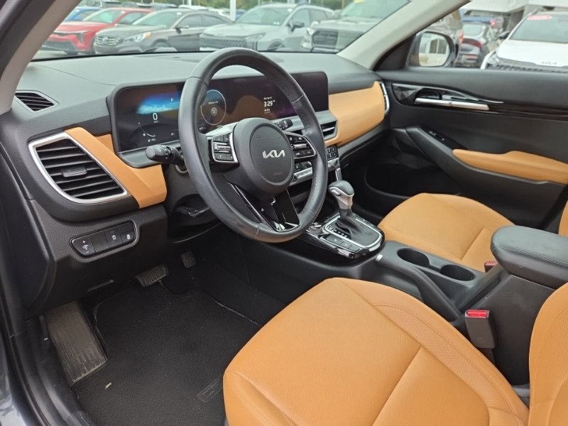 Used 2024 Kia Seltos EX AWD/4WD image 9
