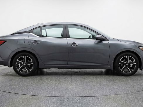 Used 2025 Nissan Sentra SV image 11