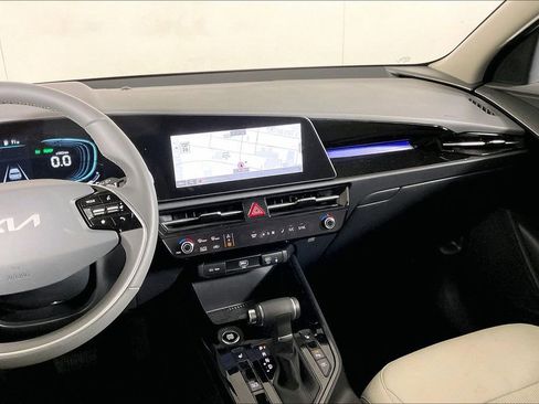 Used 2025 Kia Niro EX image 5