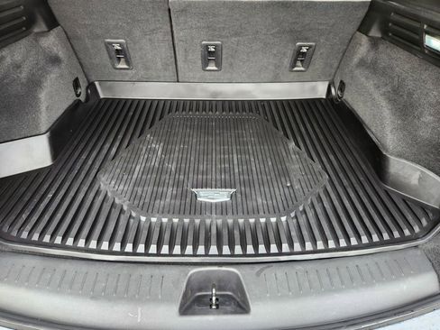 Used 2020 Cadillac XT4 Luxury w/ Cold Weather Package image 32