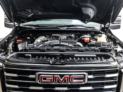 Used 2024 GMC Sierra 2500 AT4 w/ AT4 Premium Plus Package image 11