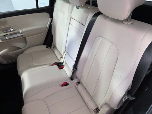 New 2026 Mercedes-Benz GLB 250 image 11