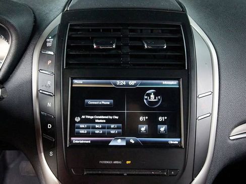 Used 2015 Lincoln MKC FWD image 11
