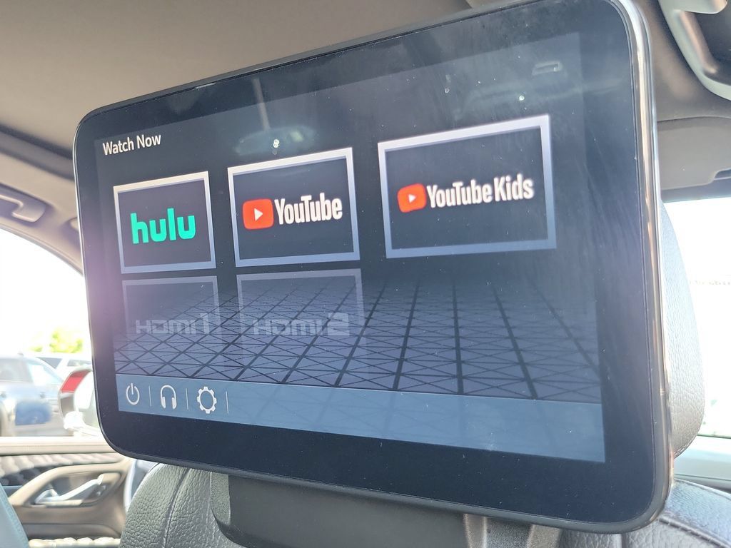 Used 2024 GMC Yukon Denali w/ Advanced Technology Package AWD/4WD image 27