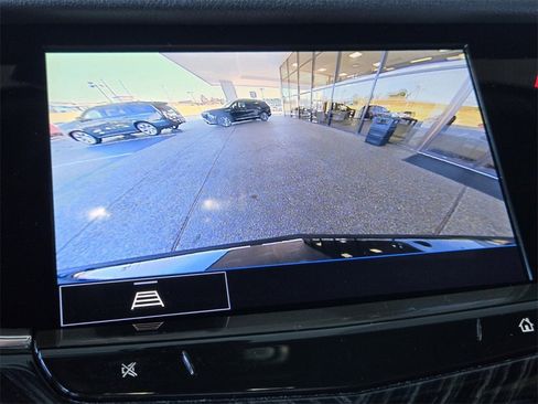 Used 2025 Cadillac XT6 Premium Luxury image 29