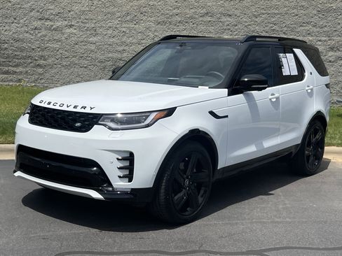 Certified 2025 Land Rover Discovery Dynamic SE AWD/4WD image 2