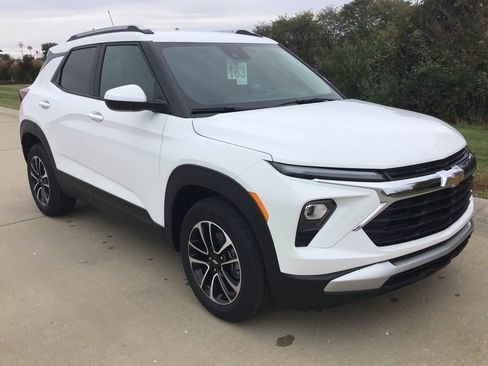 New 2026 Chevrolet TrailBlazer LT image 1