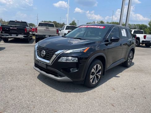 Used 2021 Nissan Rogue SV FWD image 3