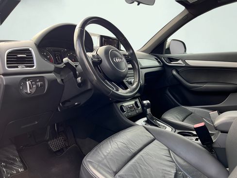 Used 2018 Audi Q3 2.0T Premium FWD image 2