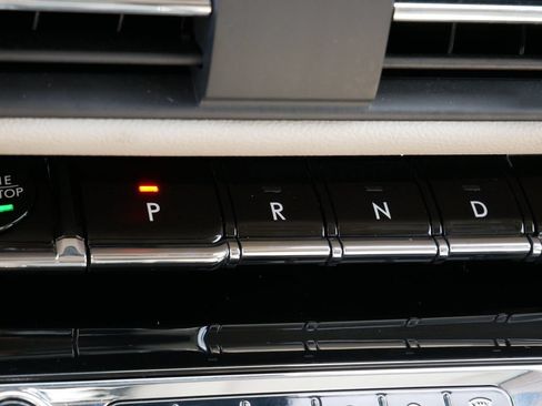 Used 2025 Lincoln Corsair Reserve FWD image 22