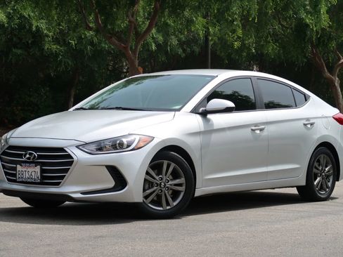 Used 2018 Hyundai Elantra SEL FWD image 2