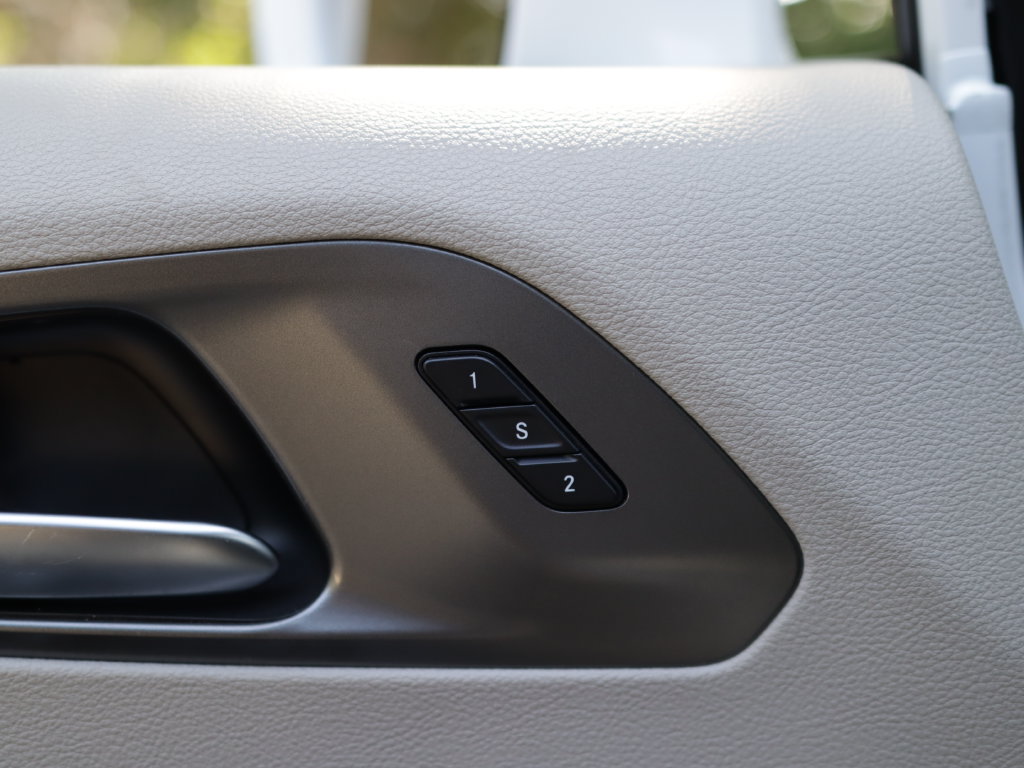 Used 2022 Chrysler Pacifica Touring-L FWD image 23