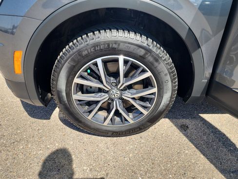 Used 2020 Volkswagen Tiguan SE image 26