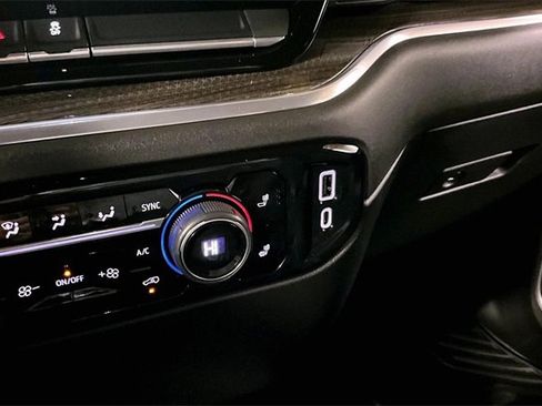 Certified 2022 Chevrolet Silverado 1500 LT image 25