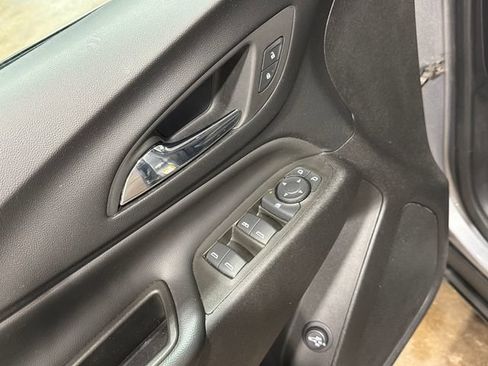 Used 2023 Chevrolet Equinox LT AWD/4WD image 18